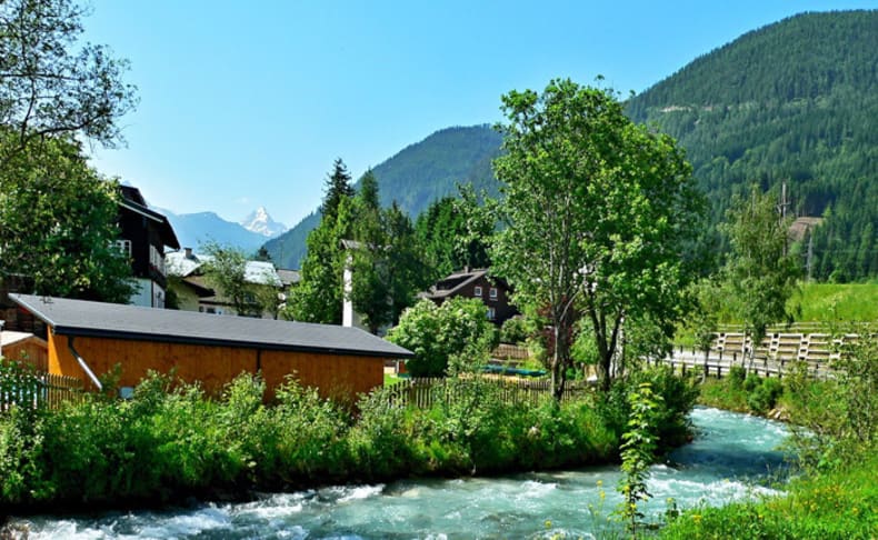 כפר נופש ורכב באוסטריה בסוכות